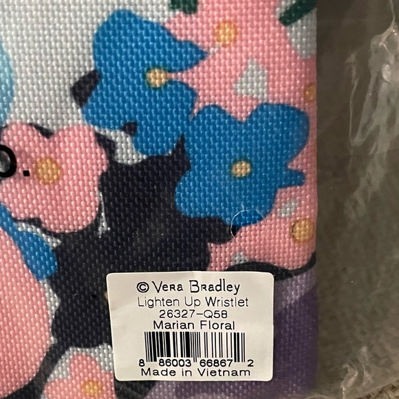 🌸🌼 NWT Vera Bradley Lighten Up Wristlet in Marion Floral 🌼🌸 - Picture 5 of 5